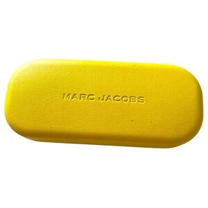 MARC JACOBS YELLOW
GLASSES CASE, BLACK VELVET INTERIOR